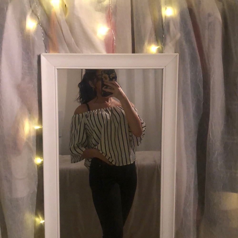 White and black off the shoulder top - Picture 2 of 2